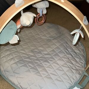 Ingenuity Cozy Spot Reversible Duvet Activity Gym with Wooden Toy Bar
